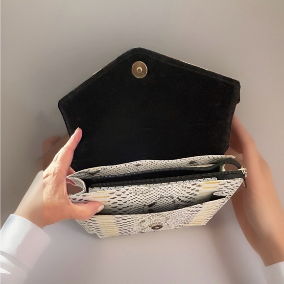 Women leather hangbag snake embossed design unique style NEW - Picture 4 of 12